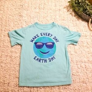 Childrens Place Size Sm Earth Shirt